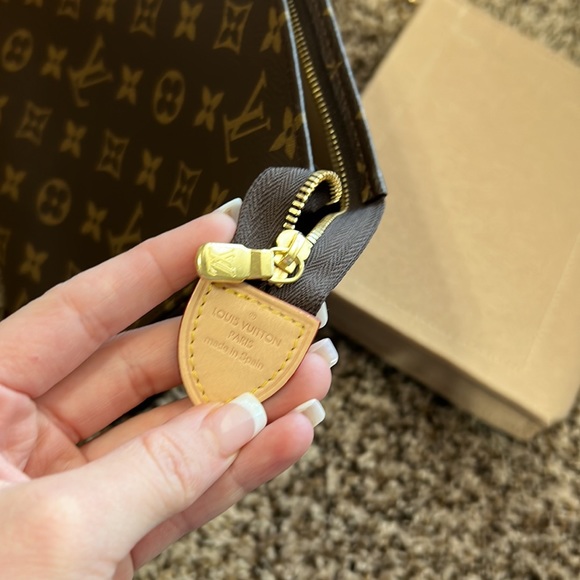 Louis Vuitton toiletry 26 *SOLD - Picture 12 of 15